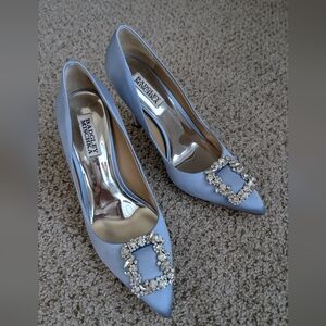 Badgley Mischka Collection Brooch crowned pointed toe